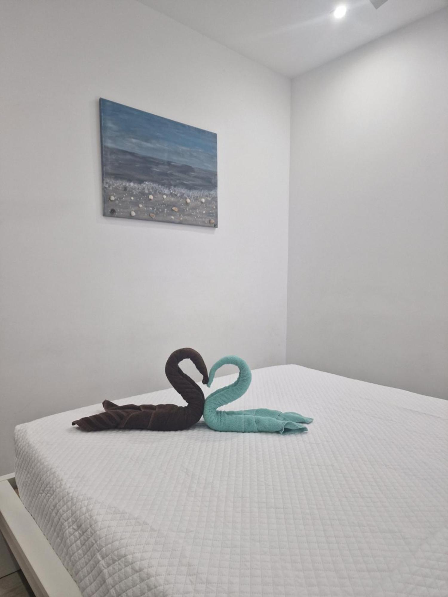 Barcelona,Apartamento Con Terraza Apartment โอสปิตาเล็ต เดอ โยเบรกัต ภายนอก รูปภาพ