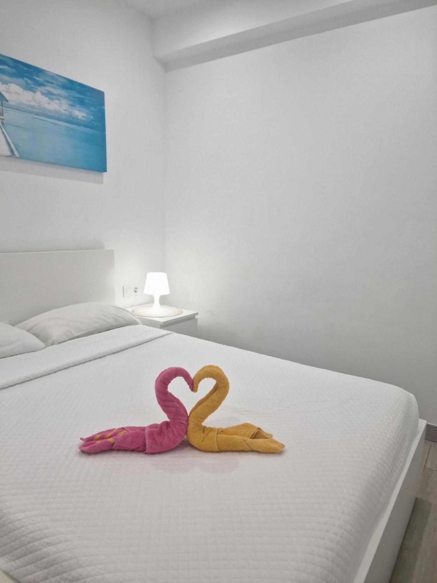 Barcelona,Apartamento Con Terraza Apartment โอสปิตาเล็ต เดอ โยเบรกัต ภายนอก รูปภาพ