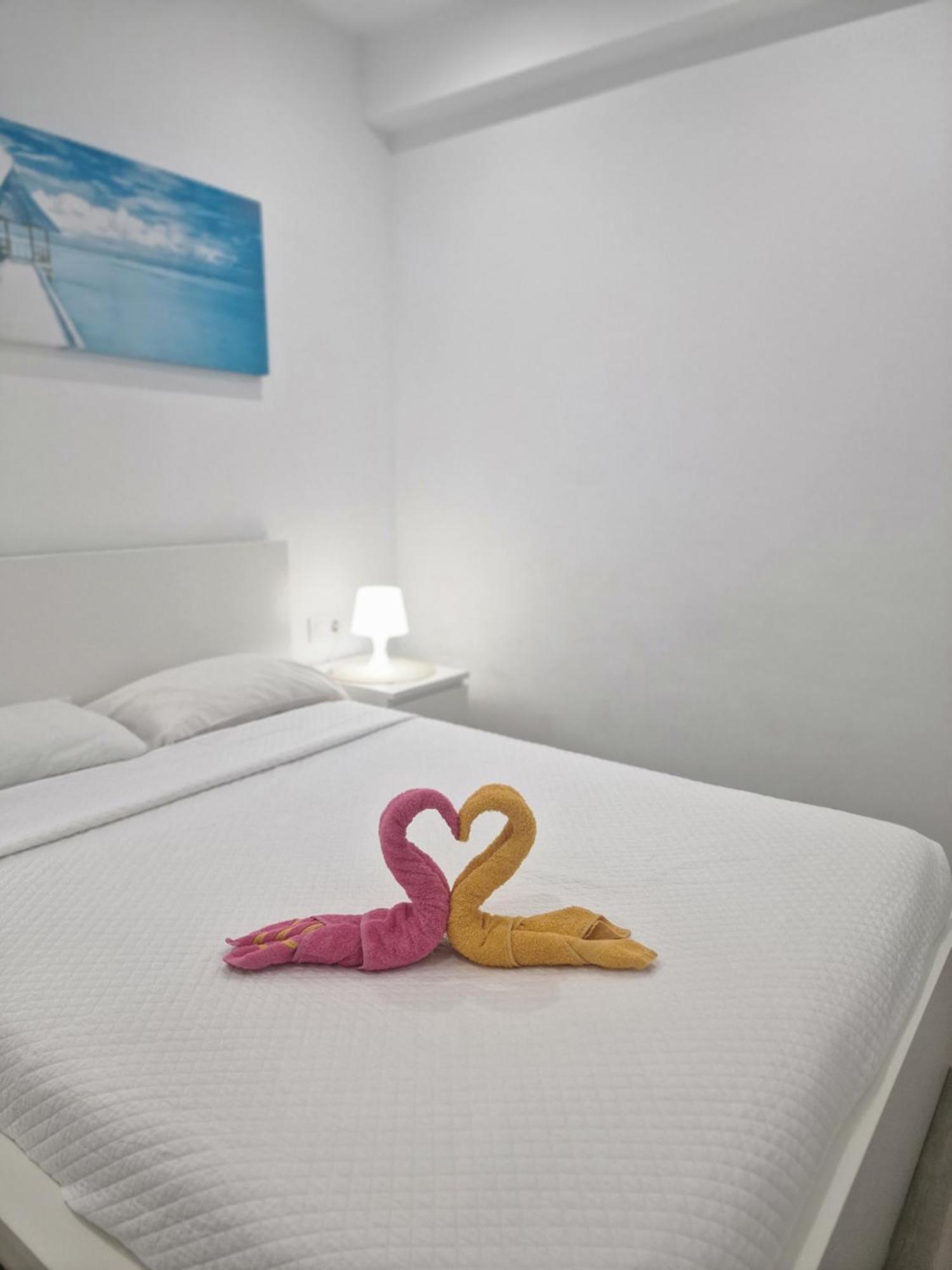 Barcelona,Apartamento Con Terraza Apartment โอสปิตาเล็ต เดอ โยเบรกัต ภายนอก รูปภาพ